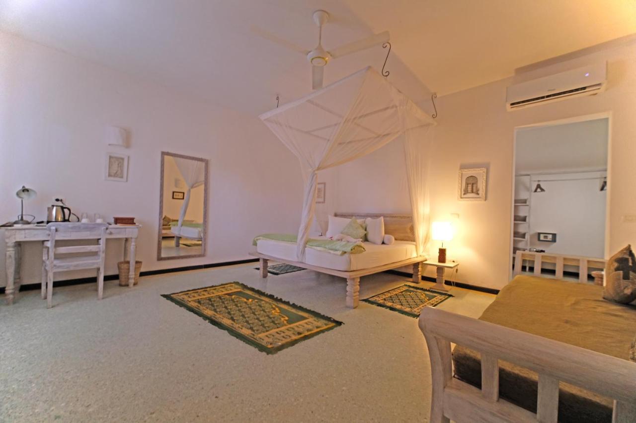 Pongwe Bay Resort Екстер'єр фото