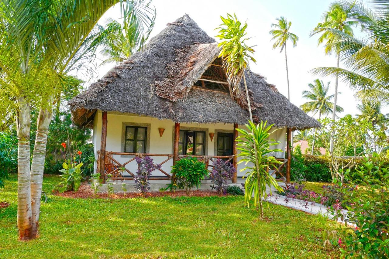 Pongwe Bay Resort Екстер'єр фото
