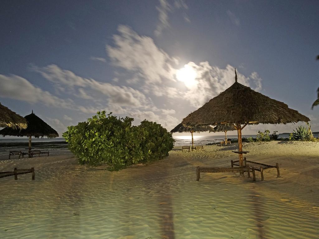 Pongwe Bay Resort Екстер'єр фото