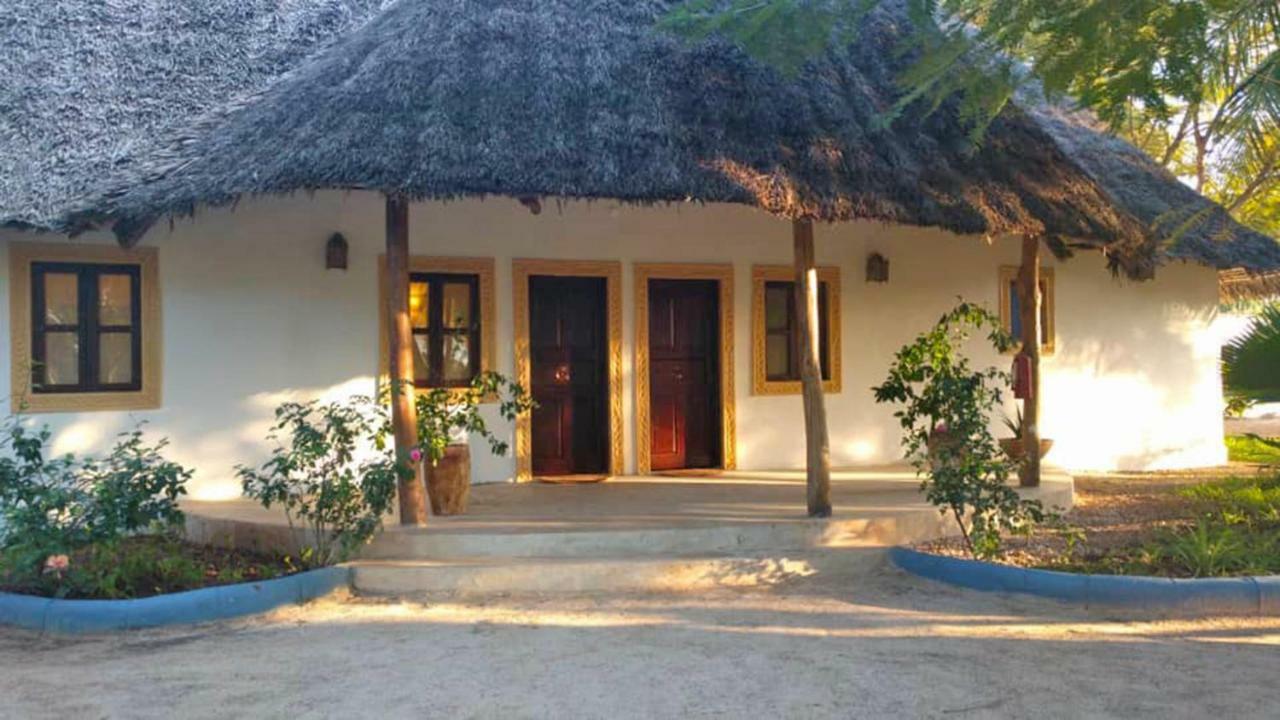Pongwe Bay Resort Екстер'єр фото