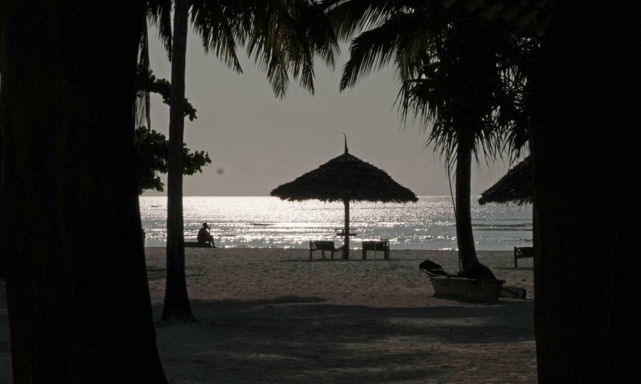 Pongwe Bay Resort Екстер'єр фото